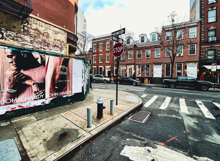 BS-38-AM-JOHN_HARDY-JAN24-NY-W1P1-40°4356.69_ N 74°06.12_ W